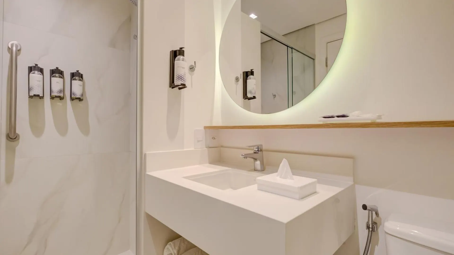 Hampton By Hilton Guarulhos Airport Hotel